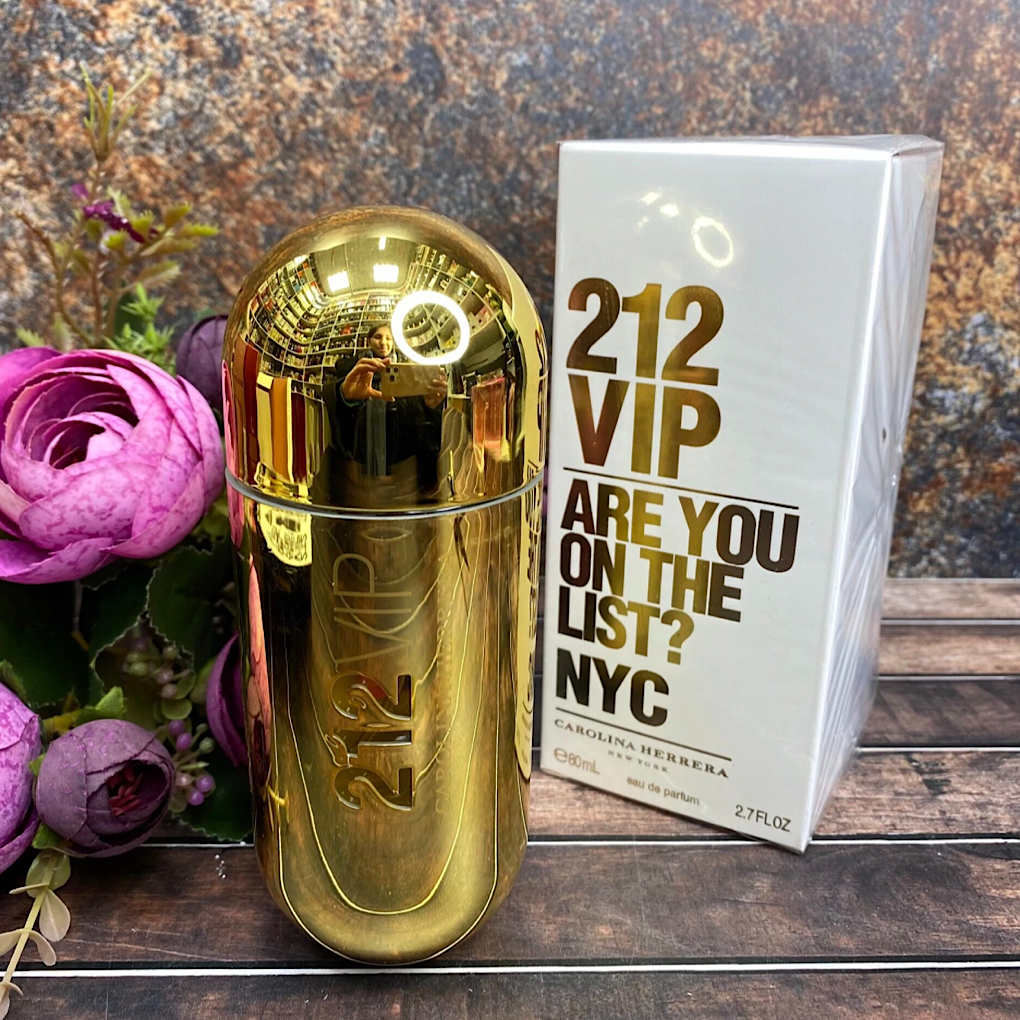 CH 212 VIP GOLD CAROLINA HERRERA