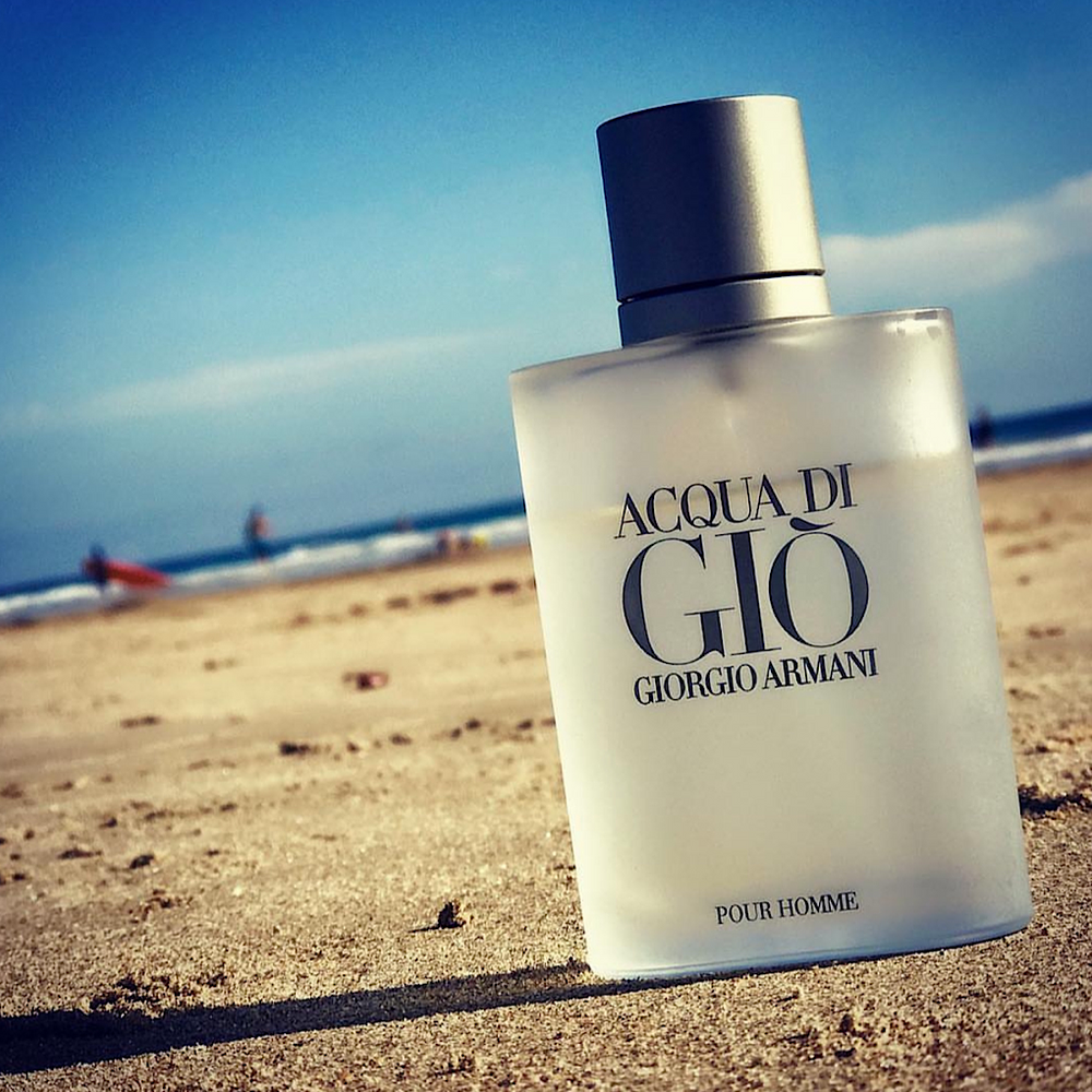 
                  
                    ACQUA DI GIO GIORGIO ARMANI
                  
                