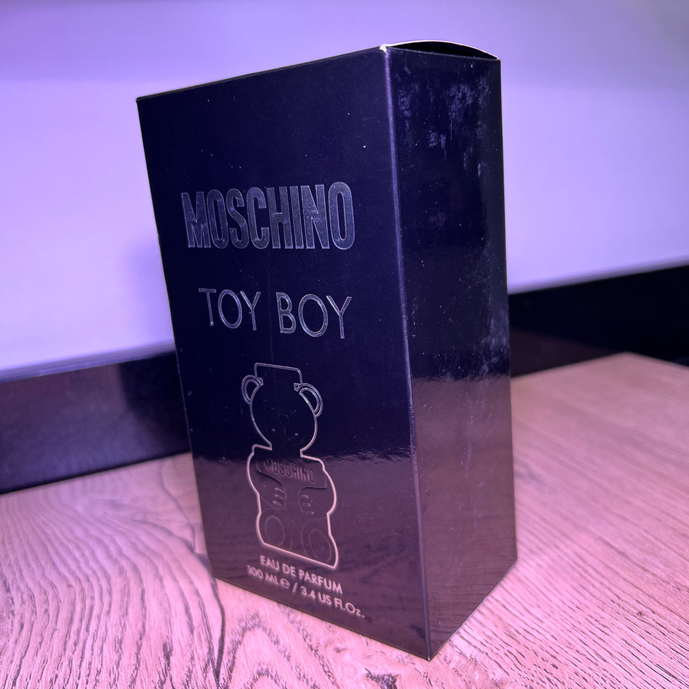 
                  
                    TOY BOY MOSCHINO
                  
                