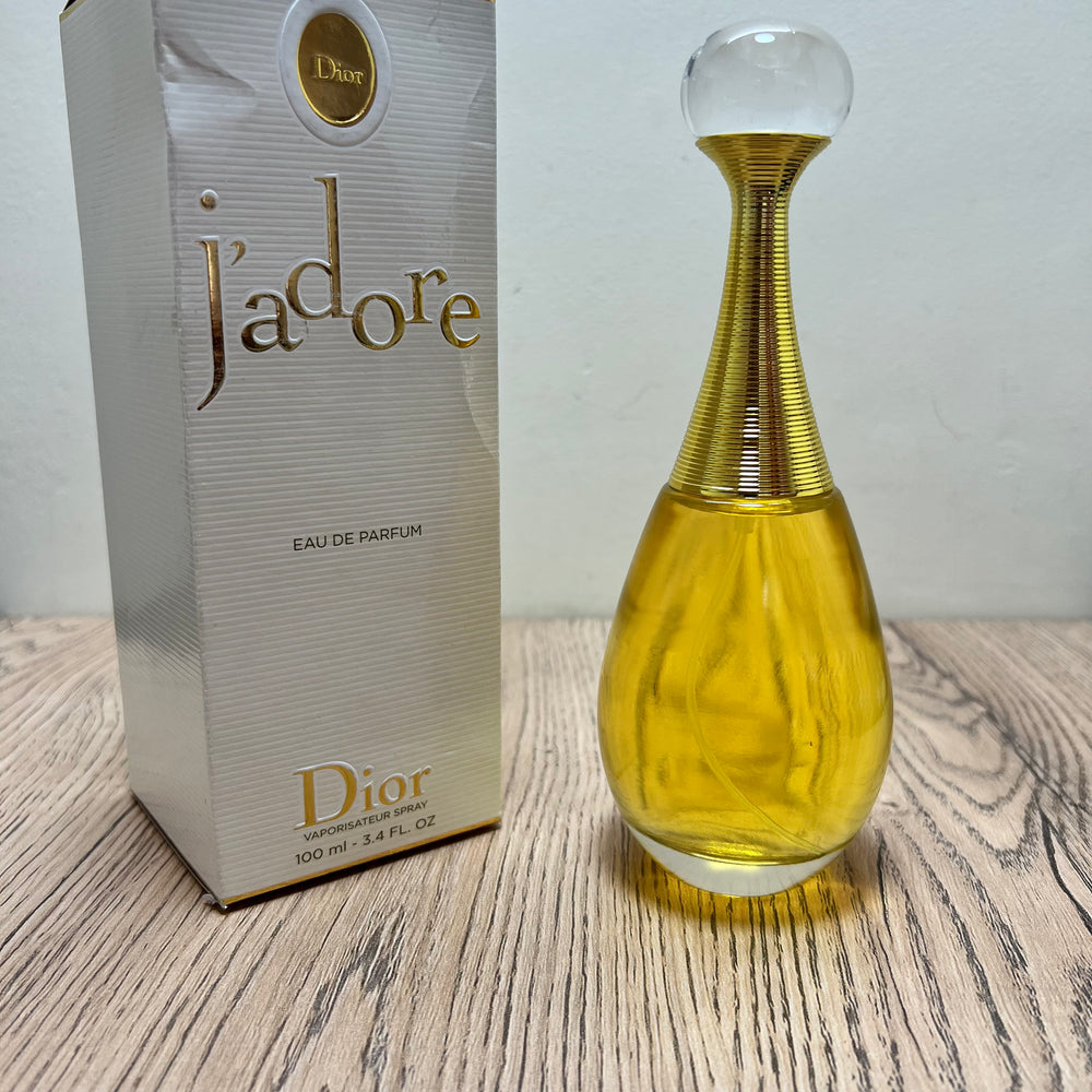 
                  
                    J´ADORE EAU DE PARFUM CHRISTIAN DIOR
                  
                