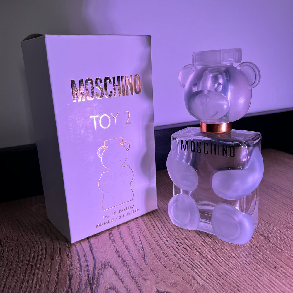 
                  
                    TOY 2 MOSCHINO
                  
                