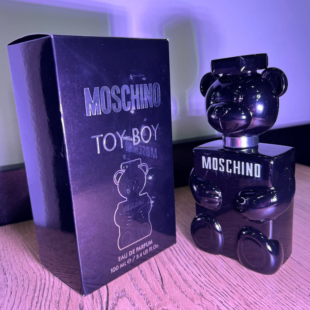 
                  
                    TOY BOY MOSCHINO
                  
                